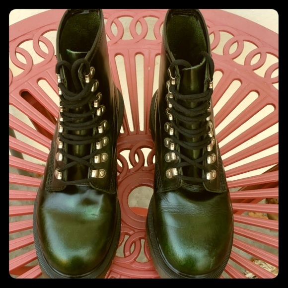 dr martens rubbing heel